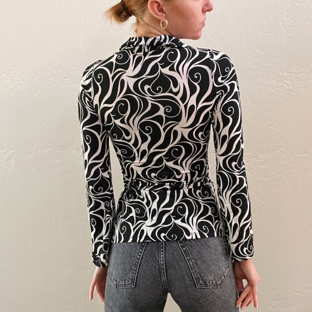 Vintage Y2K Forever 21 Abstract Swirl Printed Open Front Long Sleeve Top - Picture 5 of 6